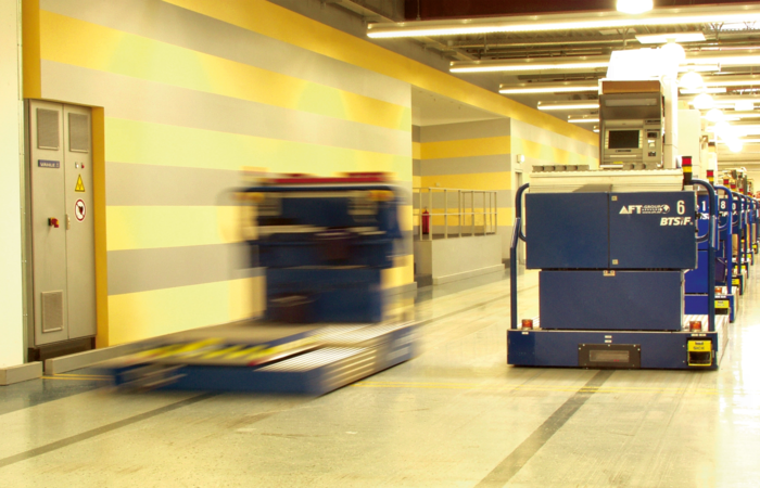 VAHLE Fahrerloses Transportsystem (FTS) Wincor Nixdorf