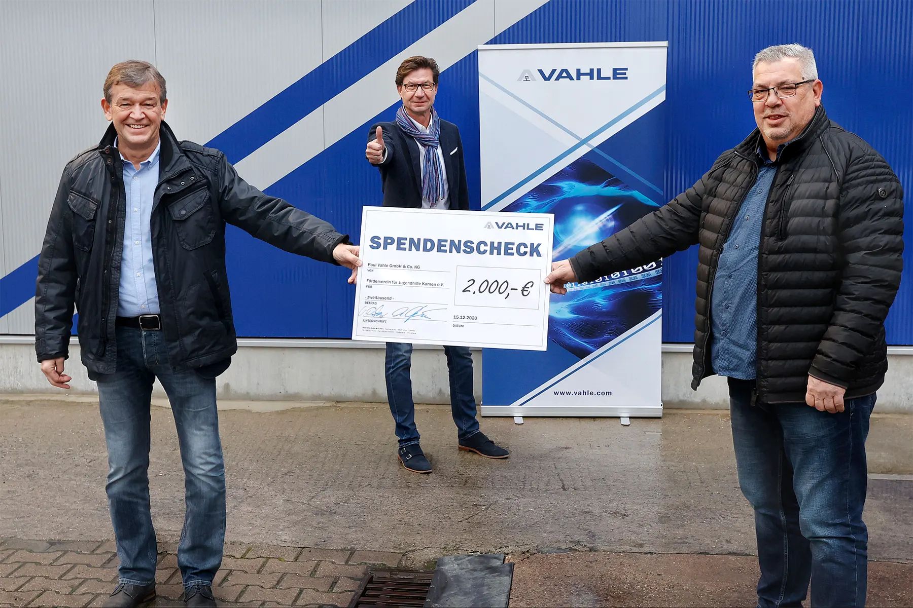 VAHLE supports regional offers for children and youth welfare with this year's Christmas donation. (Photo: Stefan Milk / HELLWEGER ANZEIGER)