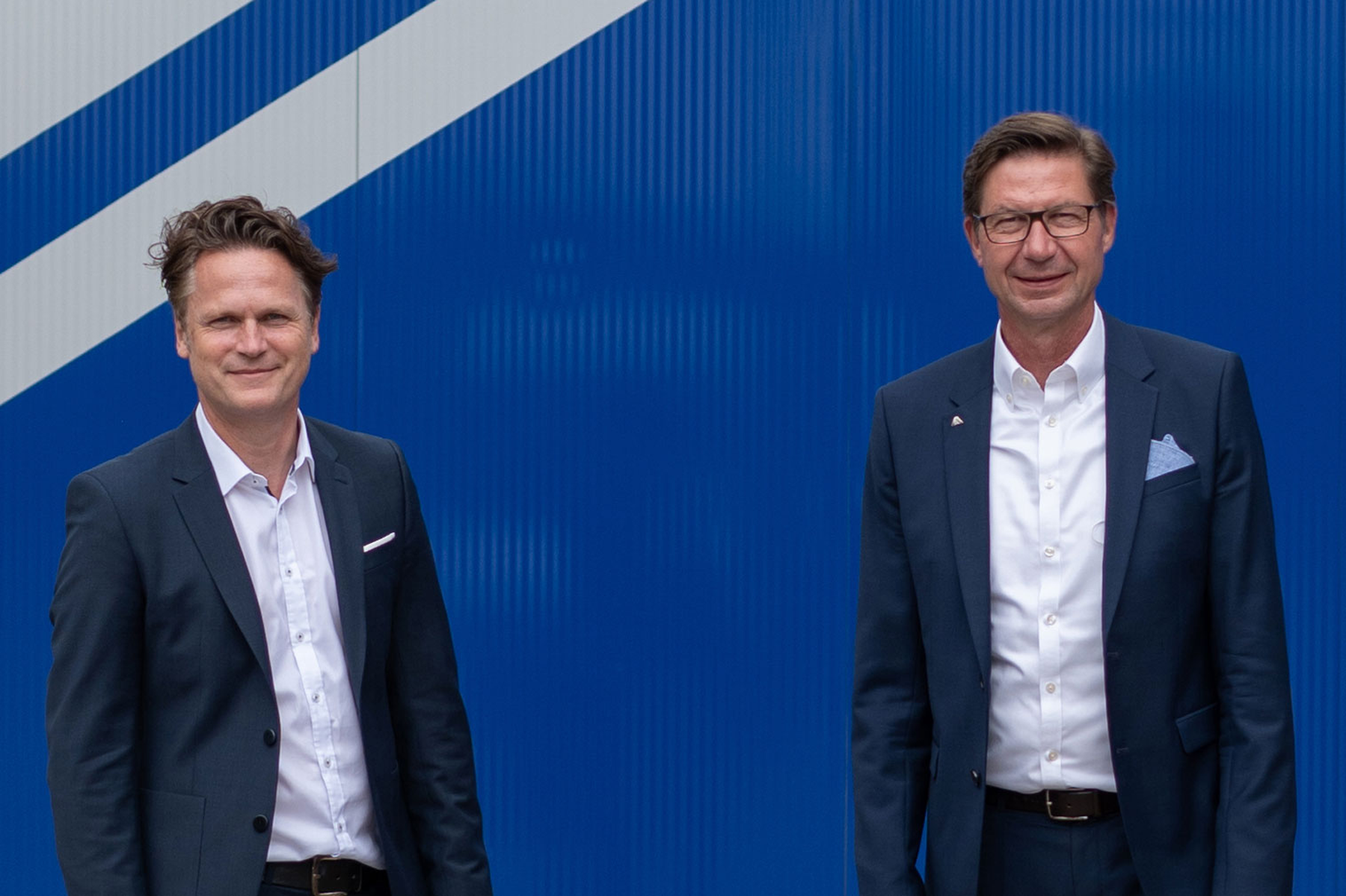 Seit August 2021 ist Dr. Thomas Barthel neuer Vertriebsleiter der Paul Vahle GmbH & Co. KG. Hier gemeinsam mit VAHLE Geschäftsführer Achim Dries. (Foto: VAHLE)