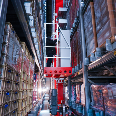 VAHLE stacker crane in the deep-freeze warehouse Kühlhaus Neuhof AG