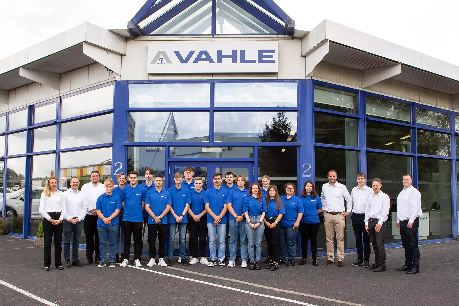 16 apprentices start their careers at VAHLE